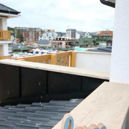 アパート Dnd Sa Garazom ズラティボール