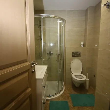 Dnd Sa Garazom アパート